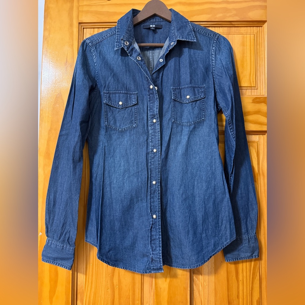 Uniqlo Dark Blue Denim Shirt, size Small